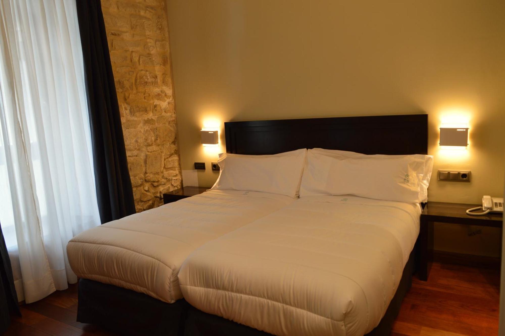 Hotel Baeza Monumental By Eme Hoteles Extérieur photo