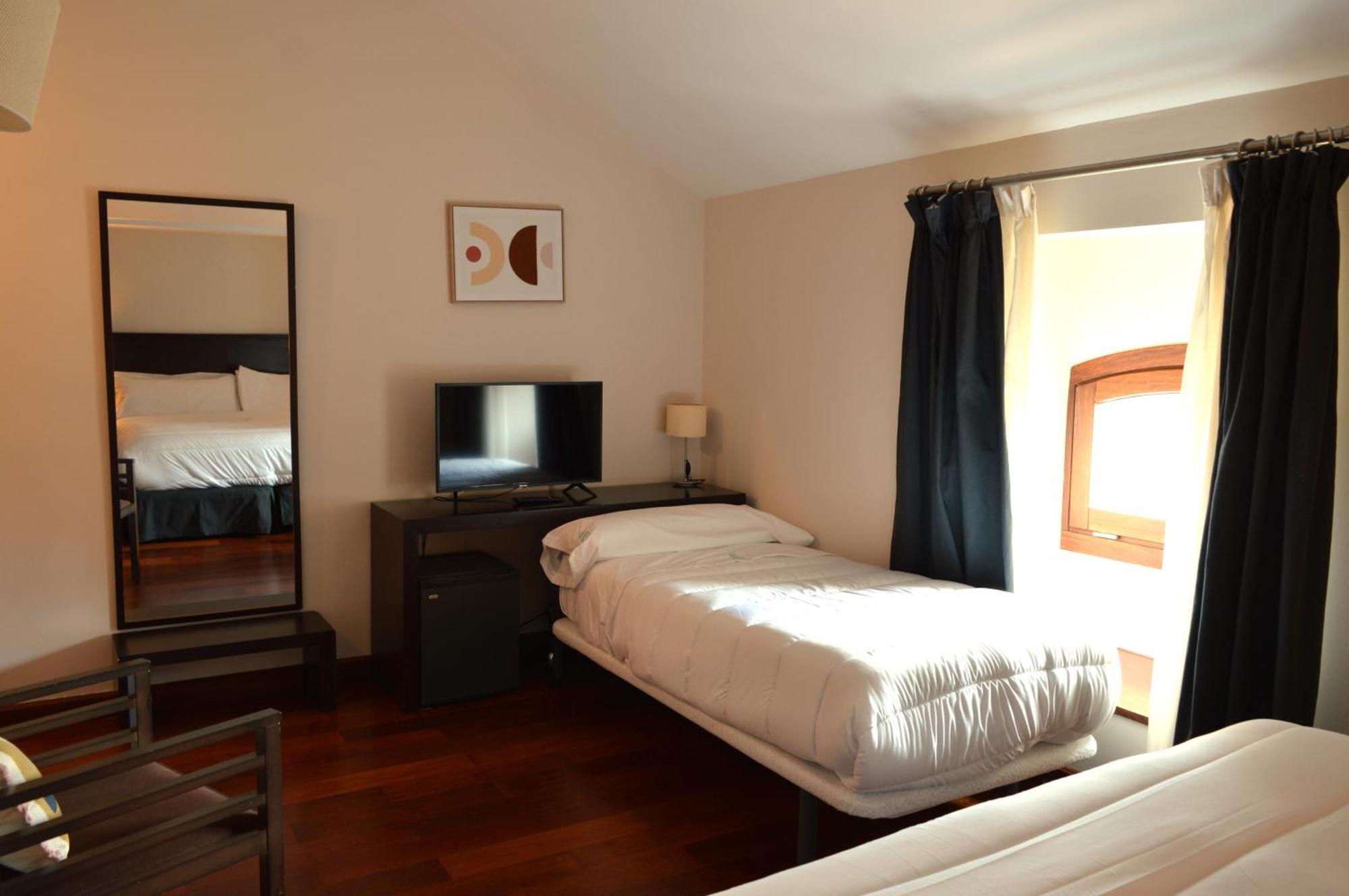Hotel Baeza Monumental By Eme Hoteles Extérieur photo