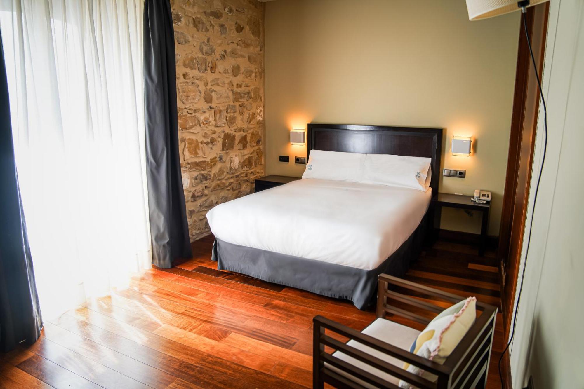 Hotel Baeza Monumental By Eme Hoteles Extérieur photo