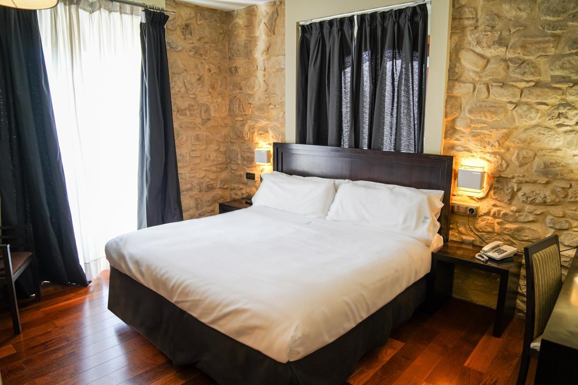 Hotel Baeza Monumental By Eme Hoteles Extérieur photo